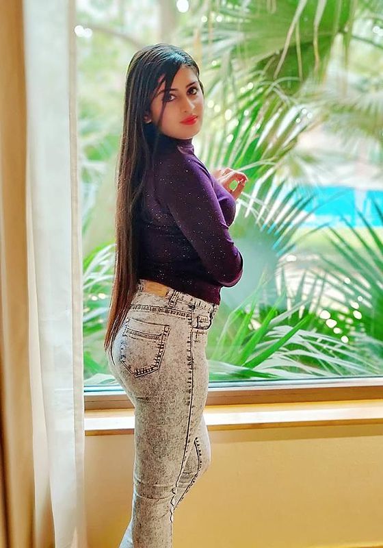 Hire Jhandewalan Escorts for a Lustful Erotic Encounter