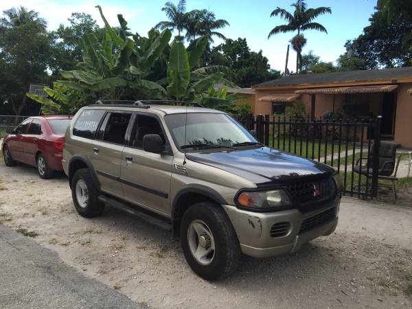 Mitsubishi Montero Sport SUV